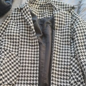 Lightly Worn Houndstooth Blazer